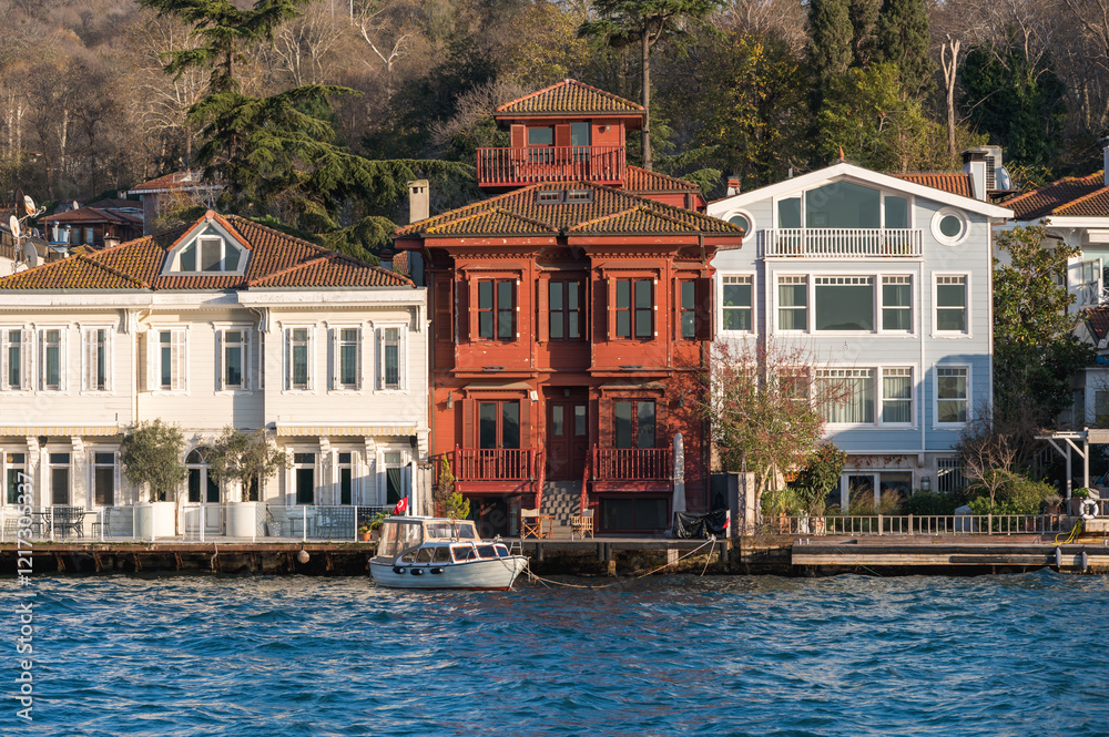 Obraz premium Beautiful view of the Bosphorus shore on a sunny day, full of residential houses, Istanbul, Turkey.