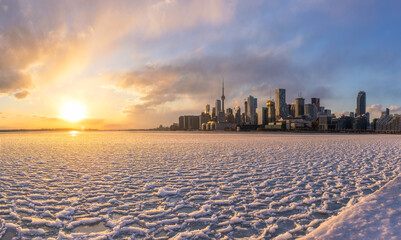 Crédence de cuisine Toronto Lac Ontario gelé au coucher du soleil  © Scott Heaney