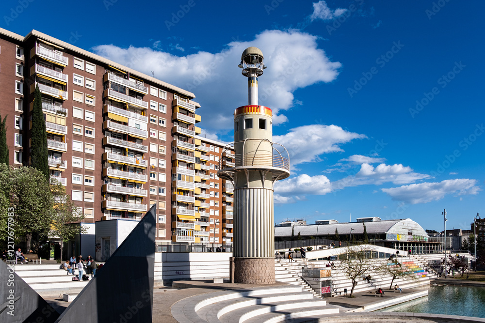Park und Wohnblöcke am Bahnhof Sants, Barcelona Park und Wohnblöcke am Bahnhof Sants, Barcelona