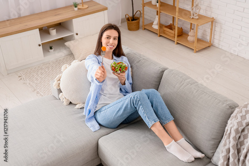 Young woman enjoying health...