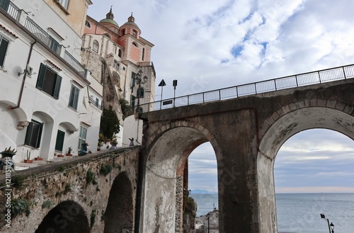 Obraz na płótnie Atrani - Viadotto borbonico da Via Francesco Maria Pansa w salonie