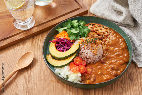 ヘルシーでお洒落な具沢山ベジタブルカレープレート