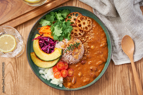 ヘルシーでお洒落な具沢山ベジタブルカレープレート