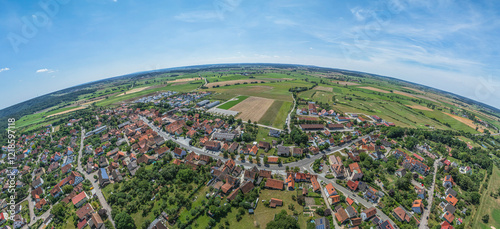 Ausblick auf Colmberg am Oberlauf der Altmühl im Naturpark Frankenhöhe in Bayern