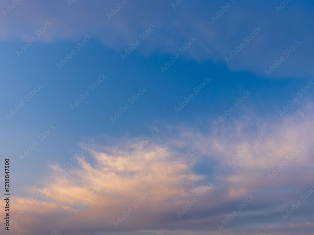 Fototapeta premium 冬の夕暮れの空と雲04