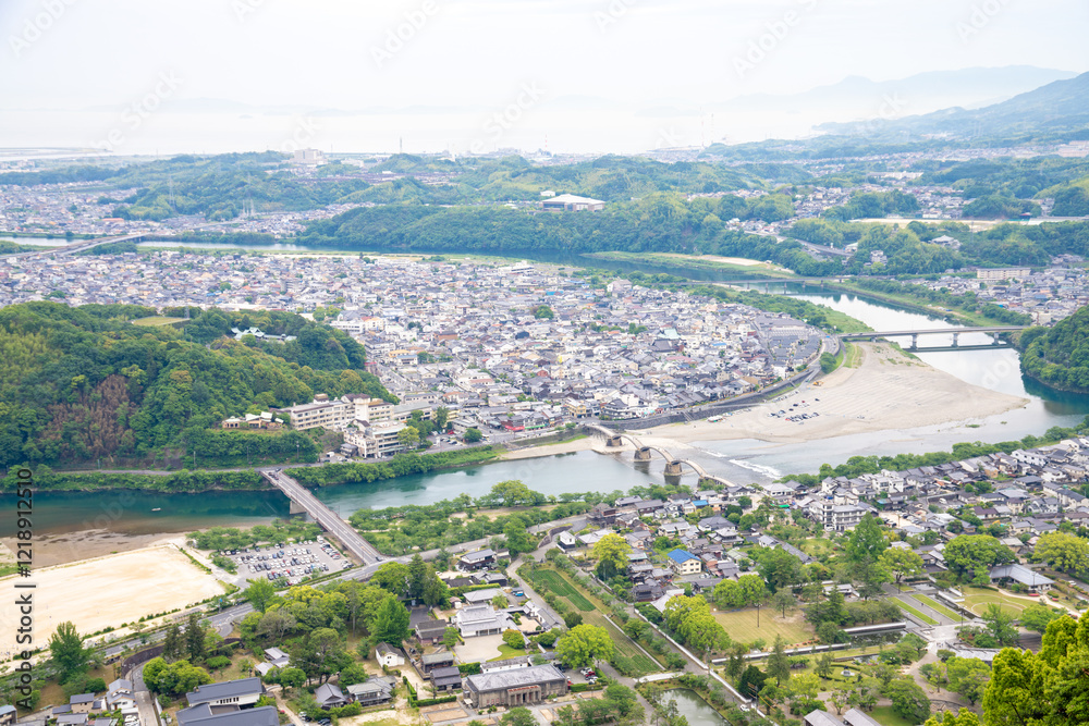 岩国の城下町、錦川の河岸、山口県、日本、5月