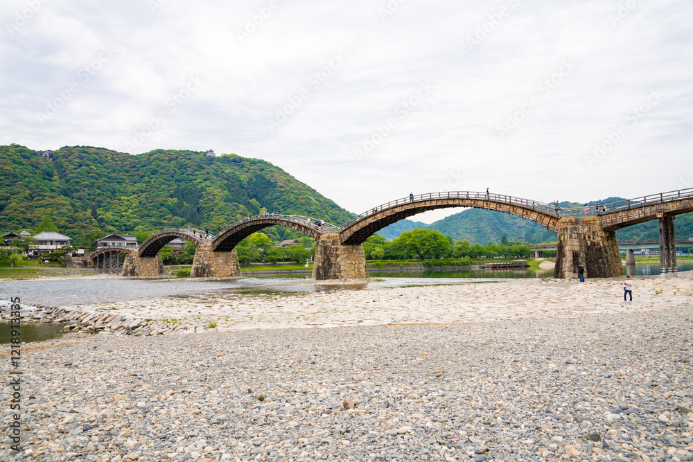 錦川にかかる錦帯橋、山口、日本、5月