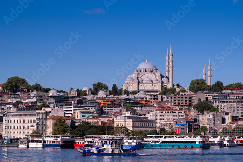 Obraz na płótnie Istanbul city of blue sky citycape is beautiful scenery of summer with lifestyle travel, tourism and vacation in Istanbul town buildings .Turkey. w salonie