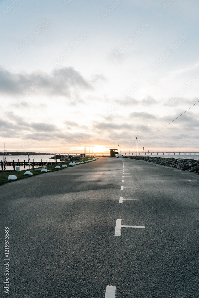 Fototapeta premium Sonnenuntergang am Hafen 