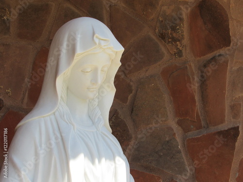 virgin mary statue