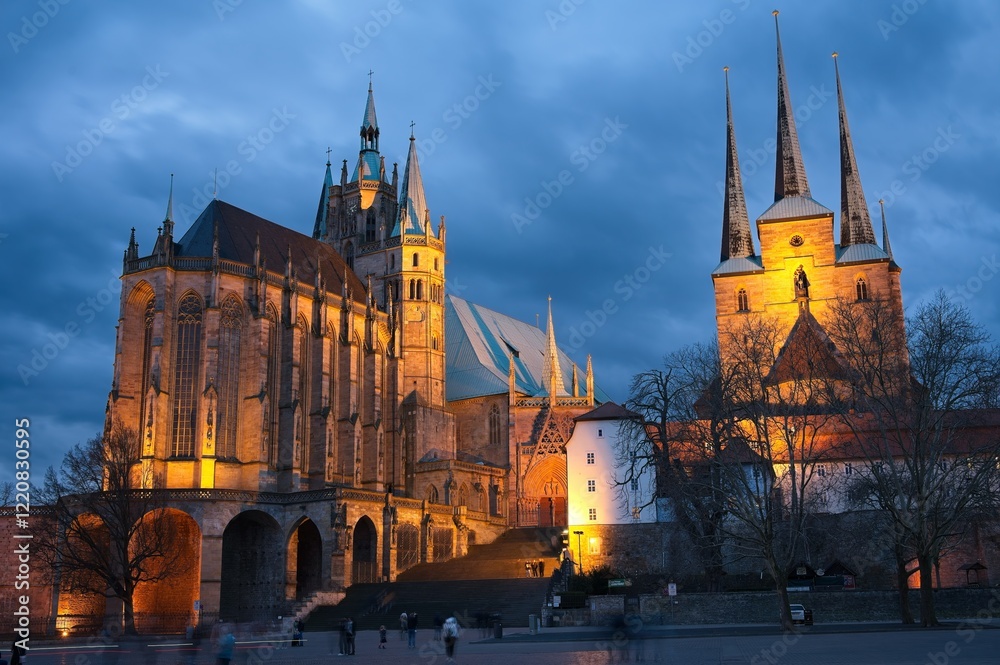 Fototapeta premium Cathedral and church Severi in Erfurt in the blue hour after sunset