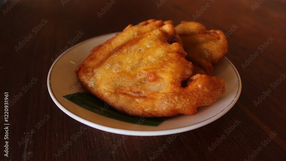 Crispy Fried Banana (Pisang Goreng) – Traditional Indonesian Snack Crispy Fried Banana (Pisang Goreng) – Traditional Indonesian Snack