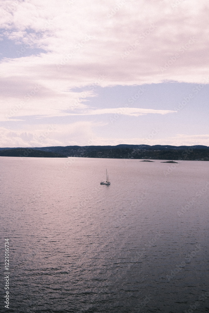 Fototapeta premium Boat on a big lake