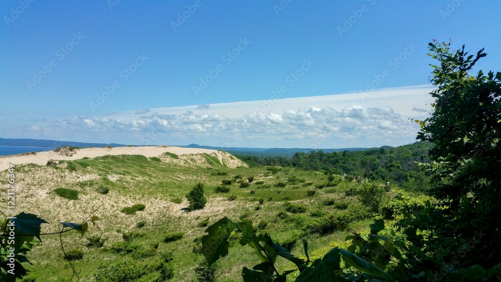 Fototapeta premium Scenic view of people hiking around Pyramid Point
