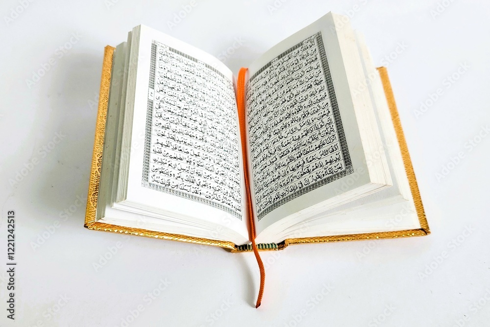 Obraz premium The Koran (Quran) is open with Arabic text ready to be read, good for the atmosphere of Ramadan and Islamic life