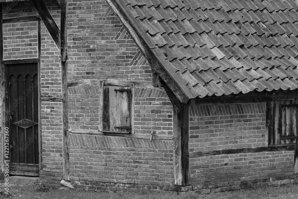 Obraz premium Alte Bauernhäuser im Münsgerland