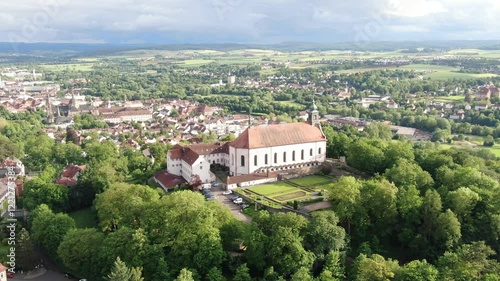 Frauenberg und Kloster Frauenberg in Fulda – Luftaufnahme mit Blick auf die Barockstadt Fulda und ihre umliegende Natur
