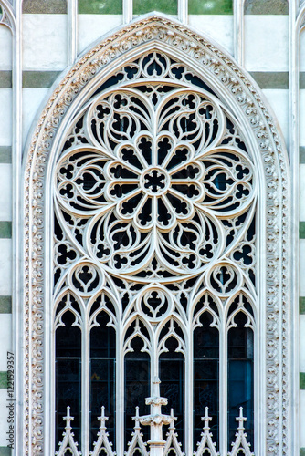 Obraz na płótnie Rose Window of the Chiesa del Sacro Cuore del Suffragio w salonie