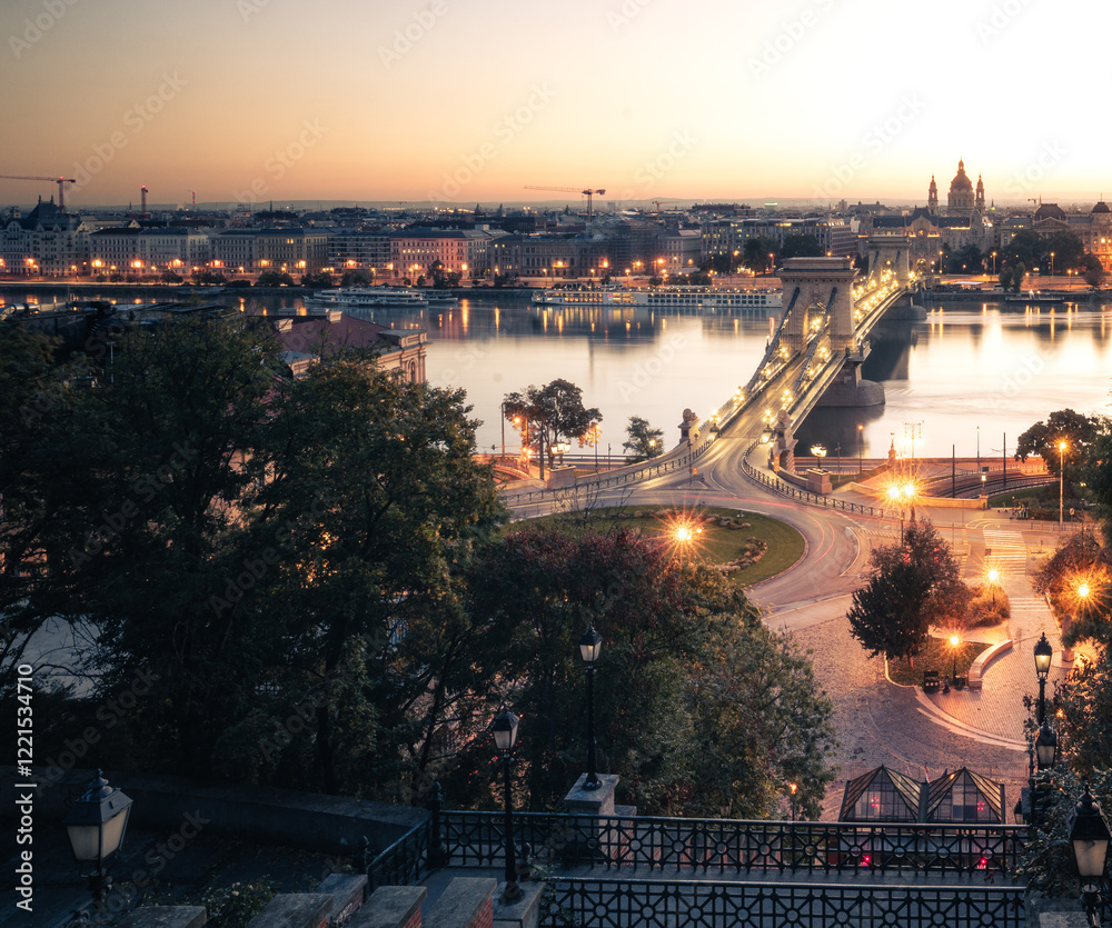 View on Budapest and the famous Chain Bridge in the morning in autumn