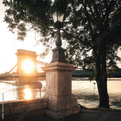 Obraz na płótnie Flooded Chain Bridge in Budapest w salonie