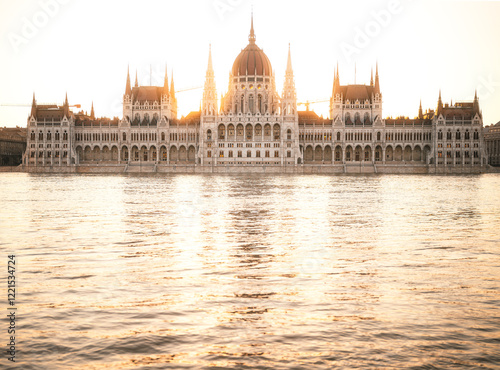 Obraz na płótnie The Hungarian Parliament in sunrise w salonie