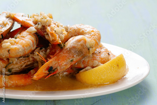 Obraz na płótnie spanish garlic shrimp tapas w salonie