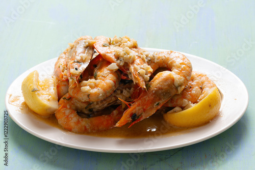 Obraz na płótnie spanish garlic shrimp tapas w salonie