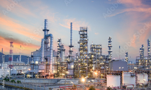 Foto Oil and Gas Industrial zone,The equipment of oil refining,Close-up of industrial pipelines of an oil-refinery plant,Detail of oil pipeline with valves in large oil refinery
