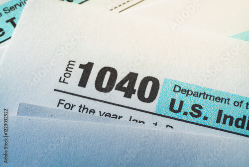 Filing the US 1040 individual income tax form for accurate tax returns and refunds