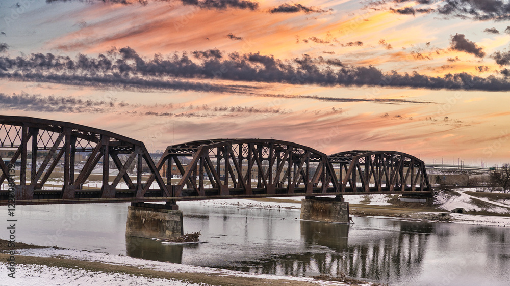 Naklejka premium Railroad bridge over the Great Miami river Dayton Ohio USA 2025