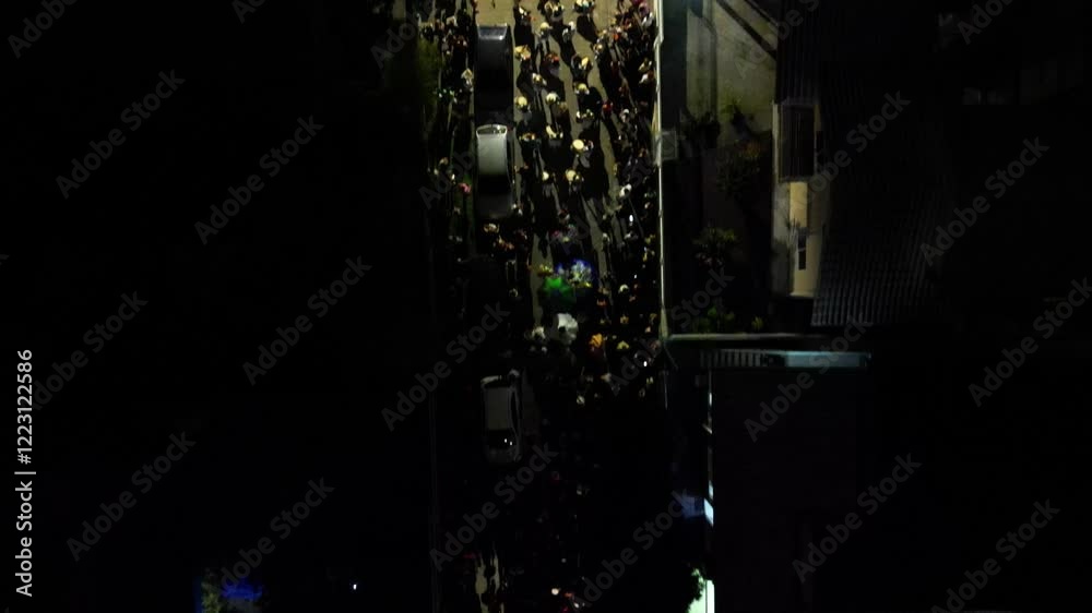 Blocos Carnaval Brasileiros Maracatu Arrasta Ilha Florianópolis Floripa Igreja Lagoa Conceição Música Dança Cultura Ritmos Percussão Tradição Multidão Folia Diversão Cores Samba Axé Festa Celebração