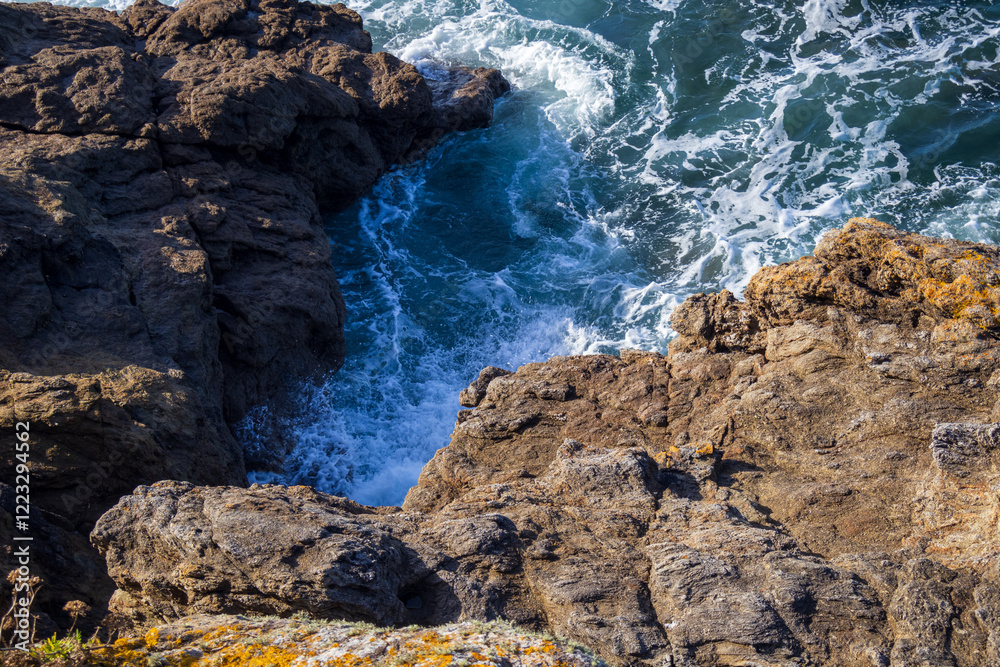 waves on the rocks waves on the rocks