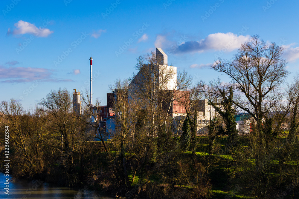 Φωτογραφία Waste incineration plant of Montauban on the banks of the Tarn