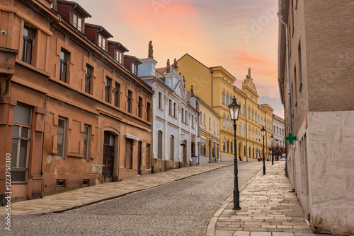 Obraz na płótnie Narrow picturesque street with baroque and renaissance historical buildings. Cityscape of medieval town Pisek, Czechia. w salonie