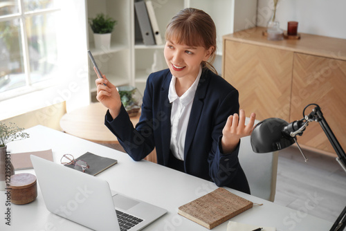 Young woman having job inte...