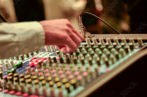 音響、PAミキサー