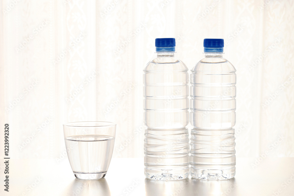 Φωτογραφία ペットボトルの水