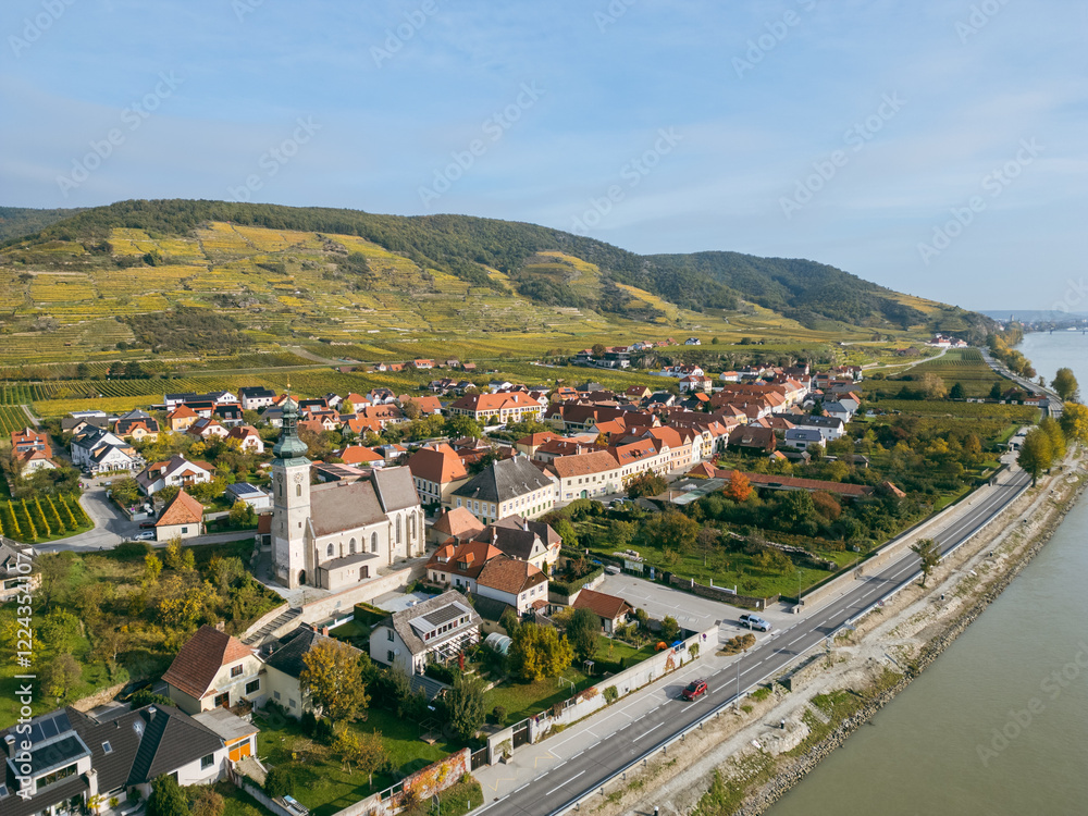 Fototapeta premium Unterloiben in the Wachau region, Lower Austria