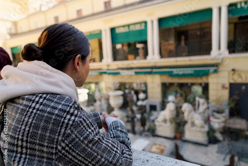 Obraz na płótnie Woman enjoying shopping at el rastro flea market in madrid w salonie