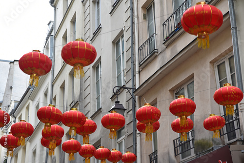 Canvas Print Myriade de lanternes rouge et or du Nouvel An chinois à Paris