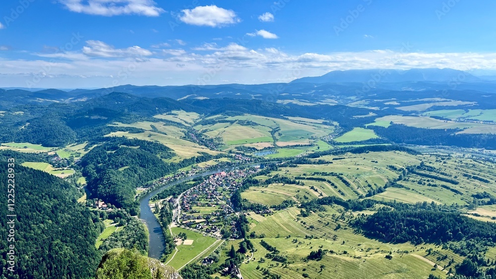 Panoramic view from Mount Trzy Korony to mountains, forests, and the Dunajec River in Pieniny National Park, Poland. Ideal for travel, hiking, and nature photography themes. Panoramic view from Mount Trzy Korony to mountains, forests, and the Dunajec River in Pieniny National Park, Poland. Ideal for travel, hiking, and nature photography themes.