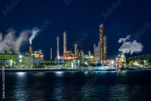 四日市　工業地帯の夜景　名古屋/Yokkaichi Industrial area night view Nagoya Japan photo