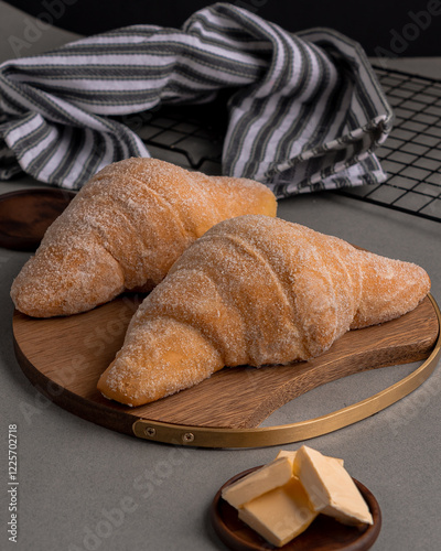 Butter croissantB