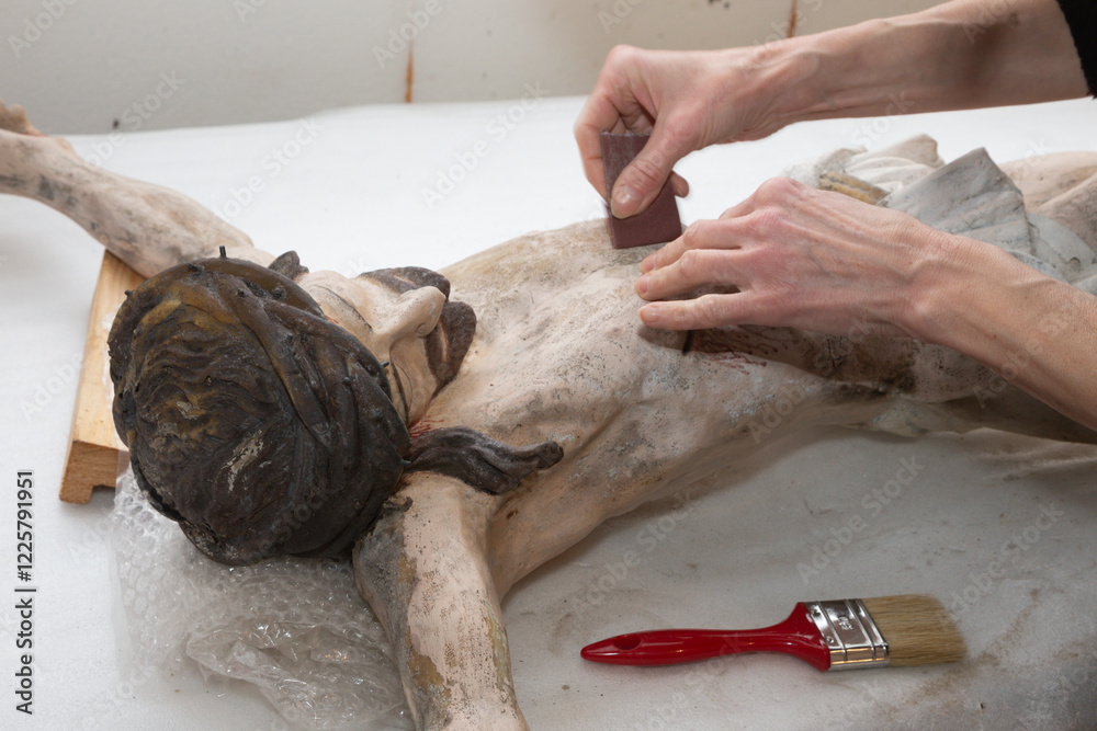 Poster The restoration of Jesus Christ statue - detail of hands at work – Wall Art | UkPosters
