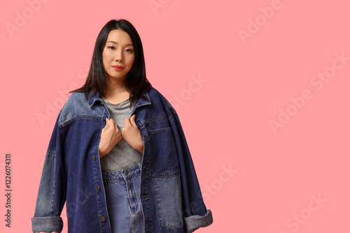 Beautiful young Asian woman...