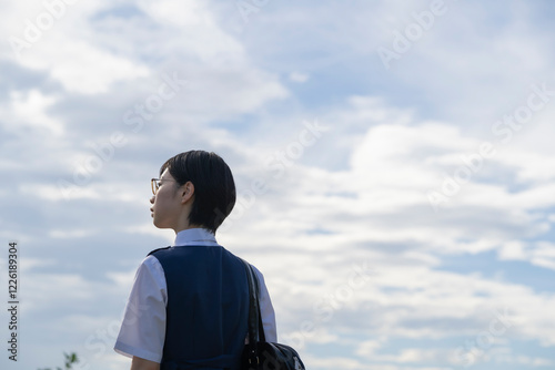 女子高生の後ろ姿