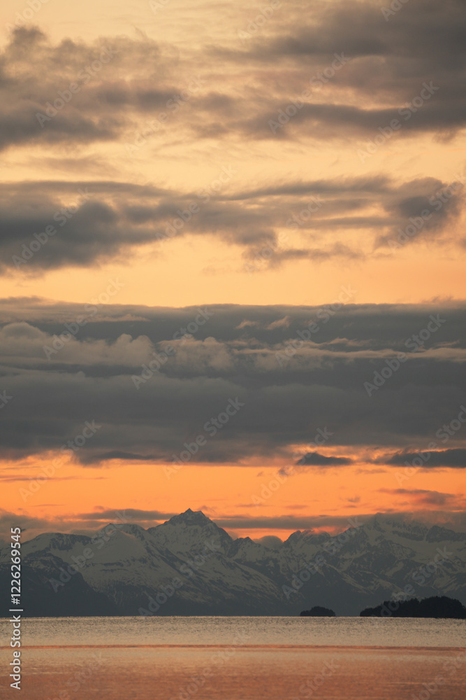 Fototapeta premium Mountain sunset on the coast of Alaska