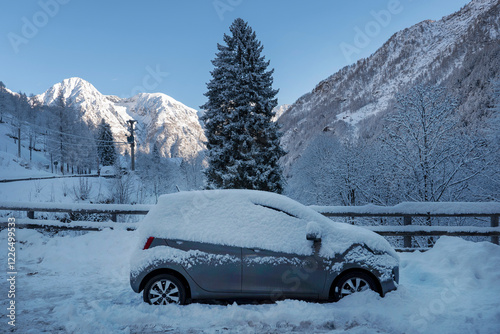 Auto innevata