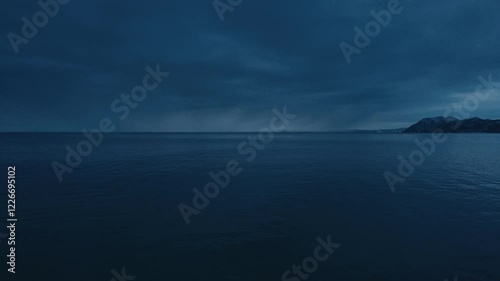 Wallpaper Mural 余光の空とダークブルーの海 Torontodigital.ca