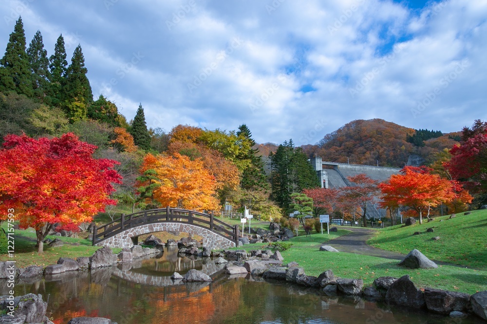 Fototapeta premium 紅葉のある風景
